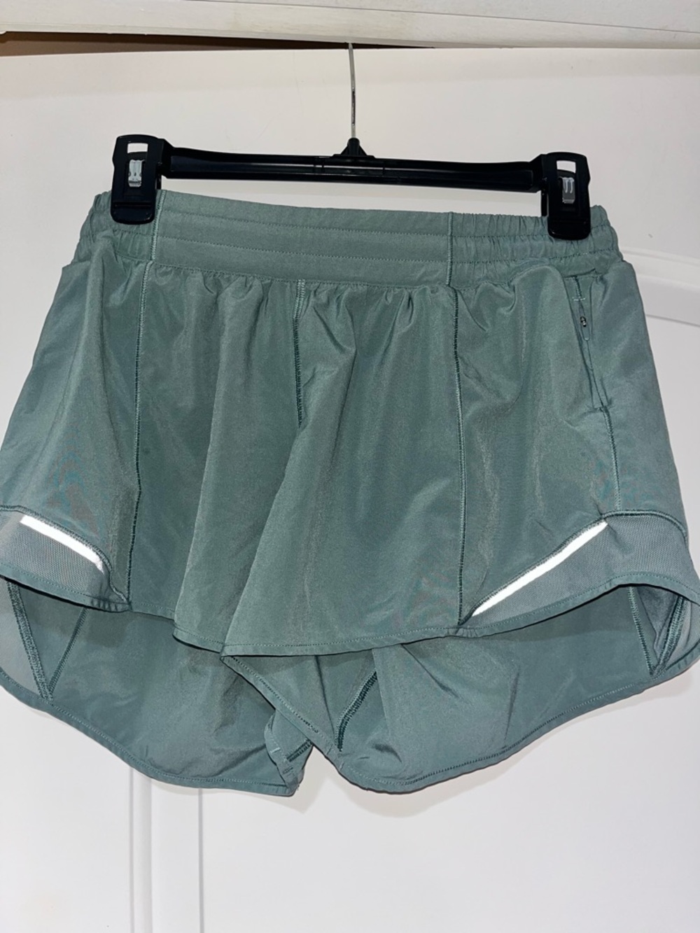 lululemon athletica Women's Sage Green Athletic Shorts liner cut out